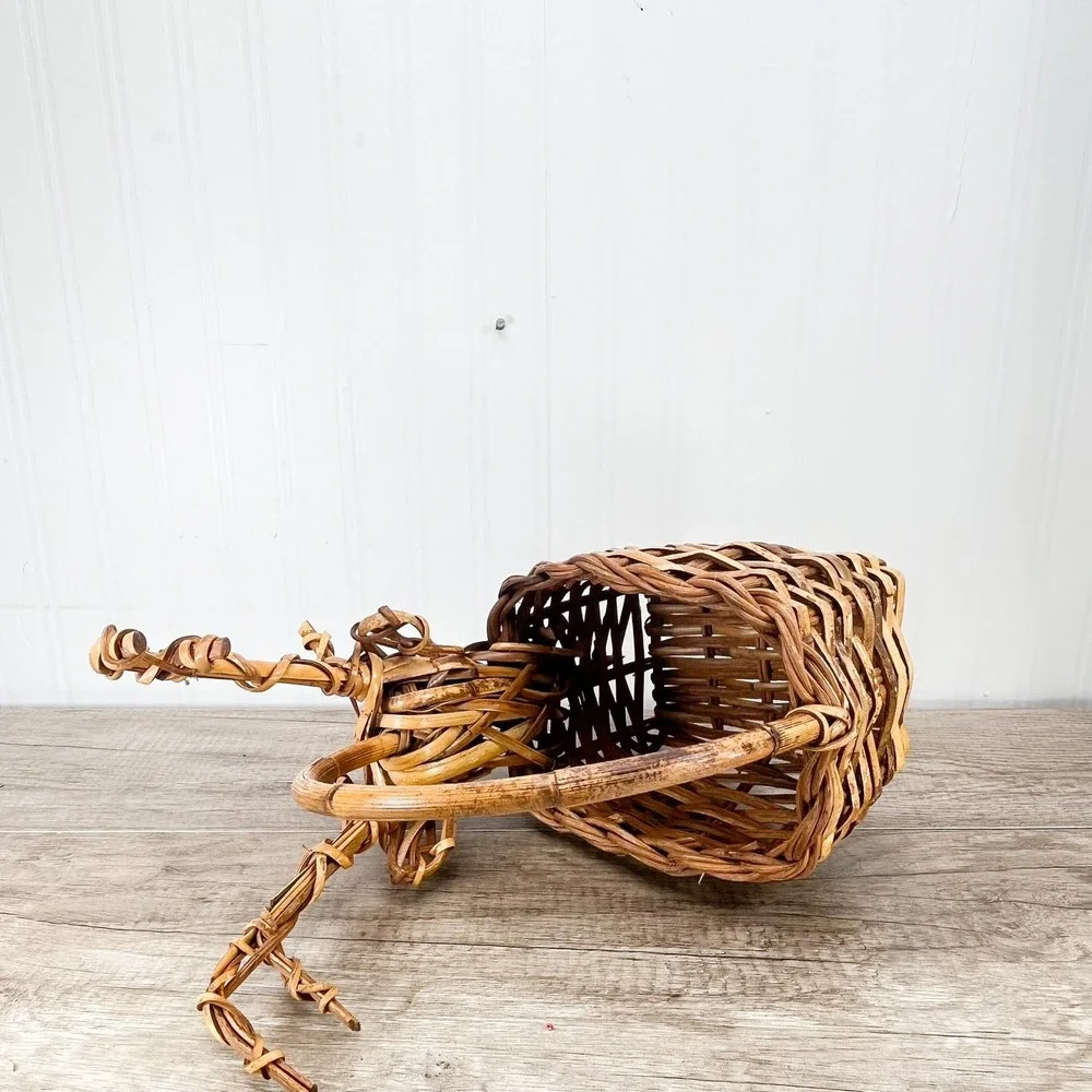 Vintage Wicker Reindeer Basket - Retro Woven Deer Basket